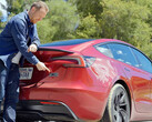 La nuova Model 3 Performance si qualifica per il credito d'imposta (immagine: Top Gear/YT)