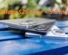 Secondo quanto riferito, Galaxy S26 Edge è più sottile del 5% rispetto a Galaxy S25 Edge, raffigurato qui. (Fonte immagine: Notebookcheck, modificato)