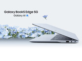 Samsung vende il Galaxy Book5 Edge 5G in un'unica opzione di colore Sapphire Blue. (Fonte: Samsung)
