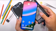 L'esperto di teardown è piuttosto impressionato dai componenti interni del Google Pixel 10 Pro XL. (Fonte: JerryRigEverything)