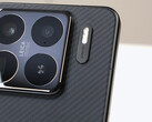 Sembra che lo Xring O1 dello Xiaomi 15S Pro sia alla pari con lo Snapdragon 8 Elite dello Xiaomi 15 Pro su AnTuTu. Nella foto: il nuovo telefono. (Fonte immagine: Lu Weibing)