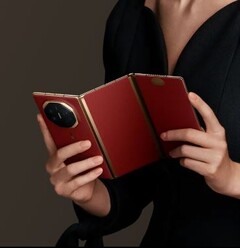 Il Mate XT Ultimate Design ha l'aspetto giusto, ma costa anche tanto. (Fonte immagine: Huawei)