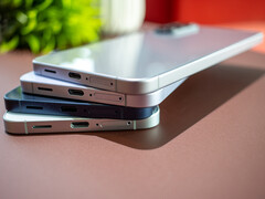 Il Samsung Galaxy A57 ha uno spessore di soli 6,9 mm.