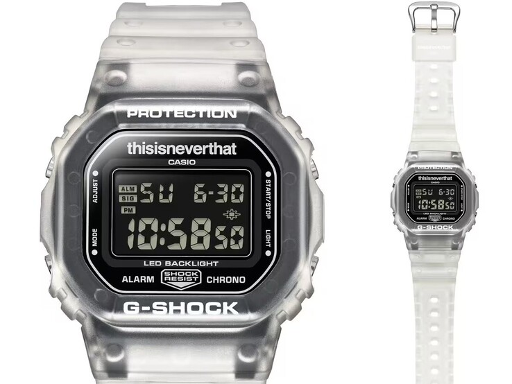 Vista frontale del Casio G-Shock DW-5600TNT-7, che mostra il display LCD capovolto e la lunetta traslucida.