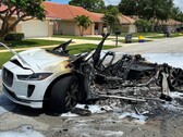 La Jaguar I-Pace, originariamente bianca, era a malapena riconoscibile dopo l'incendio (Foto: Gonzalo Salazar)