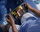 La selezione «Choice» di agosto 2026 ha un valore commerciale complessivo di oltre 180 dollari. Nella foto: Steam Deck con il gioco «Like a Dragon: Infinite Wealth» in esecuzione.