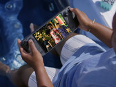 La selezione «Choice» di agosto 2026 ha un valore commerciale complessivo di oltre 180 dollari. Nella foto: Steam Deck con il gioco «Like a Dragon: Infinite Wealth» in esecuzione.