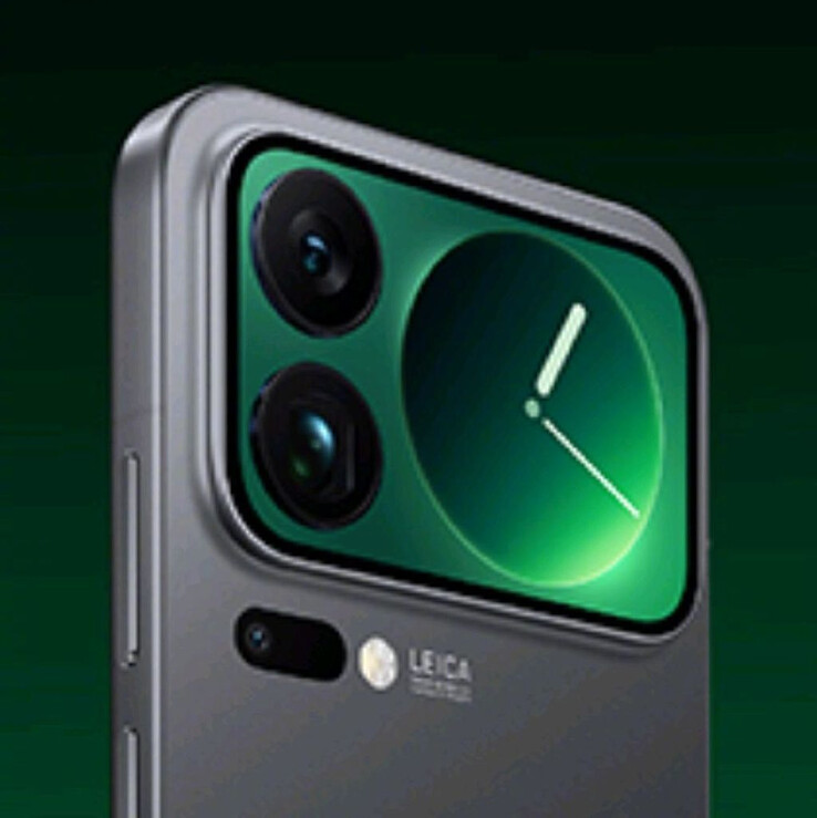 Il retro di quello che si ritiene essere Xiaomi 17 Pro (Fonte immagine: @薛定谔的英短咕咕咕)