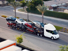 Le stazioni di ricarica Semi possono essere utilizzate da altri veicoli Tesla. (Fonte: Tesla)