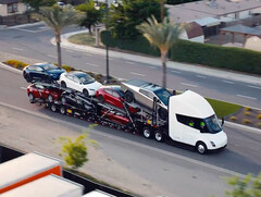 Le stazioni di ricarica Semi possono essere utilizzate da altri veicoli Tesla. (Fonte: Tesla)