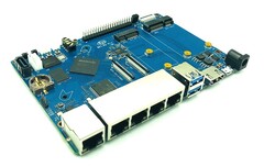 Il Banana Pi BPI-R2 Pro ha cinque porte RJ45 con supporto 4G/5G opzionale. (Fonte immagine: BPI)