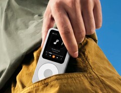 Fosi Audio adotta il design di un Apple iPod Nano.
