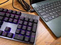 Cooler Master K653 lancia per $149 USD, è più leggero e più piccolo della maggior parte delle altre tastiere meccaniche full-size