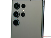 Le prestazioni della fotocamera dovrebbero migliorare su tutta la linea per la serie Galaxy S23 dopo l'installazione di AWF1, Galaxy S23 Ultra incluso. (Fonte: NotebookCheck)