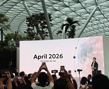 Omoway annuncia i preordini per la moto elettrica autobilanciata OMO X per il mese di aprile 2026.