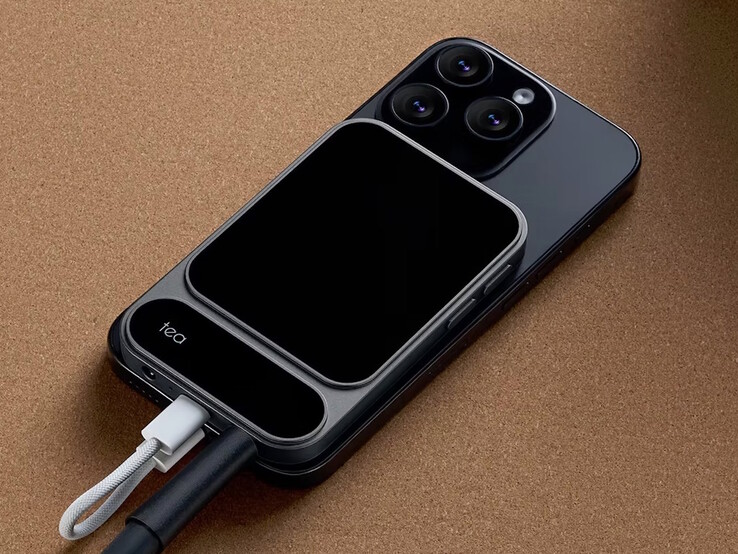 Il DAC a batteria Khadas Tea Pro può essere collegato magneticamente ai telefoni compatibili. (Fonte: Khadas)