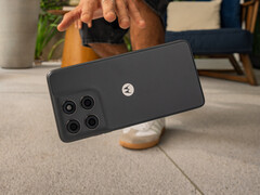 Il Moto G37 Power è certificato IP64 e MIL-STD-810H.