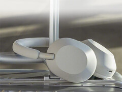 Il WH-1000XM6 e l&#039;Xperia 1 VIII potrebbero essere lanciati contemporaneamente alla fine del mese, nella foto l&#039;XM5. (Fonte: Sony)