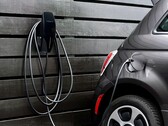 Il connettore da parete J1772 è ora in vendita presso Best Buy (immagine: Tesla)