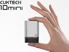 Il 10 Mini costa circa 25 dollari in Cina. Nella foto: l&#039;adattatore di corrente. (Fonte immagine: Cuktech - modificato)