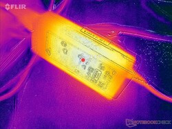 L'adattatore CA si scalda appena dopo un uso prolungato