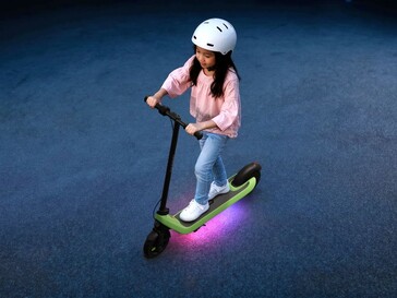 Il Segway C2 Go offre un'illuminazione RGB a 256 colori.