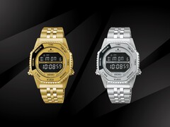 Il Seiko Rotocall HFL003P in oro e l’HFL002P in acciaio inossidabile, esposti fianco a fianco su uno sfondo nero, sono entrambi dotati di schermo LCD in negativo, lunetta girevole e bracciale integrato in acciaio inossidabile.
