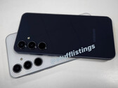 Il Samsung Galaxy A55 in due dei suoi colori di lancio. (Fonte: @stufflistings)