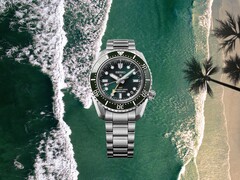 Orologio subacqueo Seiko Prospex HBC001 con quadrante e lunetta verdi visualizzati su uno sfondo aereo di spiaggia e oceano.