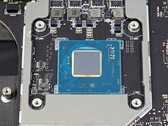Modulo Intel Arc A370M collegato alla scheda madre del portatile (Fonte: Forbes)