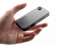 Il Bluefox NX1, estremamente compatto, è dotato di uno schermo di soli 4 pollici di diagonale. (Fonte: Bluefox)