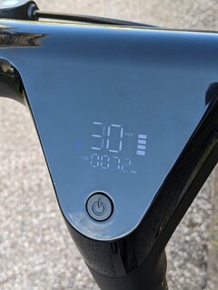 Non legale (in Germania) ma possibile: 30 km/h (~19 mph) di velocità massima