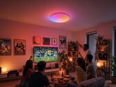 La lampada da soffitto SwitchBot RGBICWW offre effetti cromatici dinamici RGBIC