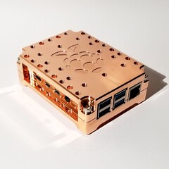 Desalvo Systems ha realizzato il Solid Copper Maker Block Case da una barra di rame C110. (Fonte dell&#039;immagine: Desalvo Systems)