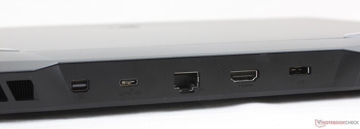 Lato posteriore: Mini DP 1.4, 1x Thunderbolt 4, 2.5 Gigabit LAN, HDMI 2.0b, alimentazione