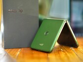 Il Motorola Razr Plus 2026 offre maggiore stabilità e resistenza grazie alla sua nuova cerniera in titanio.