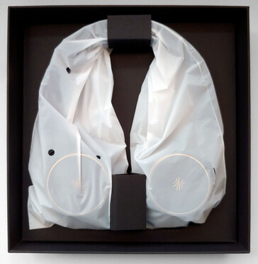Cuffie avvolte nella plastica. (Fonte: Notebookcheck)