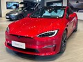 La Tesla Model S aggiornata del 2022 è dotata di nuovi fari, luci posteriori e una nuova porta di ricarica per alcuni mercati (Immagine: Caster)