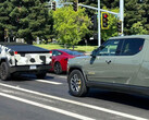 Cybertruck vs Rivian R1T (immagine: CTOwnersClub)