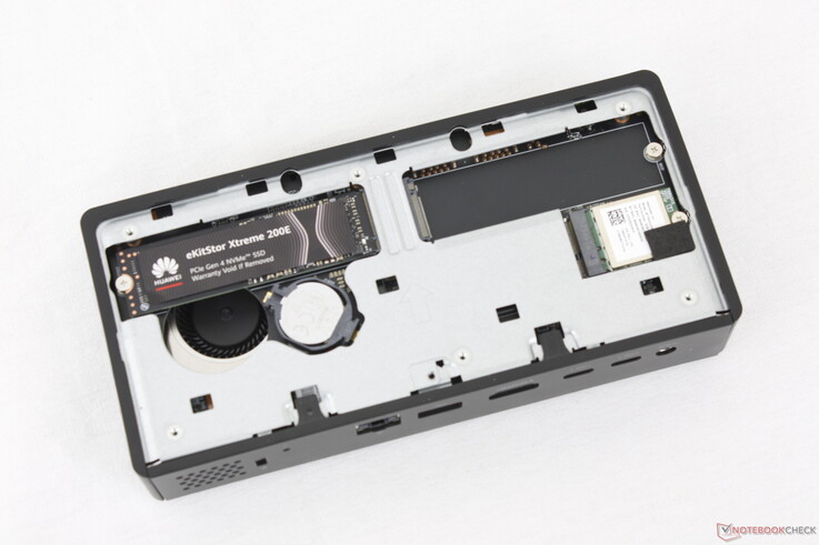 Il lato inferiore con il pannello verde rimosso