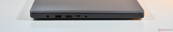 sinistra: Porta di ricarica, USB-A 3.2 Gen 1, HDMI, USB-C 3.2 Gen 1 (incl. PD/DP), audio da 3,5 mm