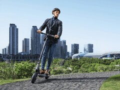 Lo Xiaomi Electric Scooter 4 Ultra ha un motore da 500W con una potenza di picco di 940W. (Fonte: Xiaomi)