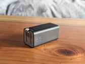 L'adattatore HP da 65 W presenta quasi tutte le caratteristiche che ci si potrebbe aspettare da un caricabatterie USB-C portatile