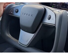 Tesla offre il nuovo volante Yoke per Model S e Model X (immagine: Tesla / @dkrasniy, X-App)
