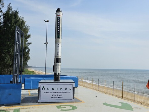 Il razzo Agnibaan sulla rampa di lancio (Fonte: Agnikul)