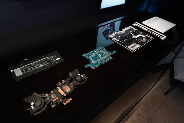 Alienware x14 teardown (immagine via Dell)