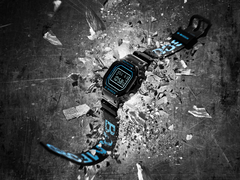 Il Casio G-Shock x Bamford 5600 (nella foto) presenta gli accenti blu del marchio di moda intorno alla lunetta, alla cornice del quadrante e al testo. (Fonte: Casio/Bamford)