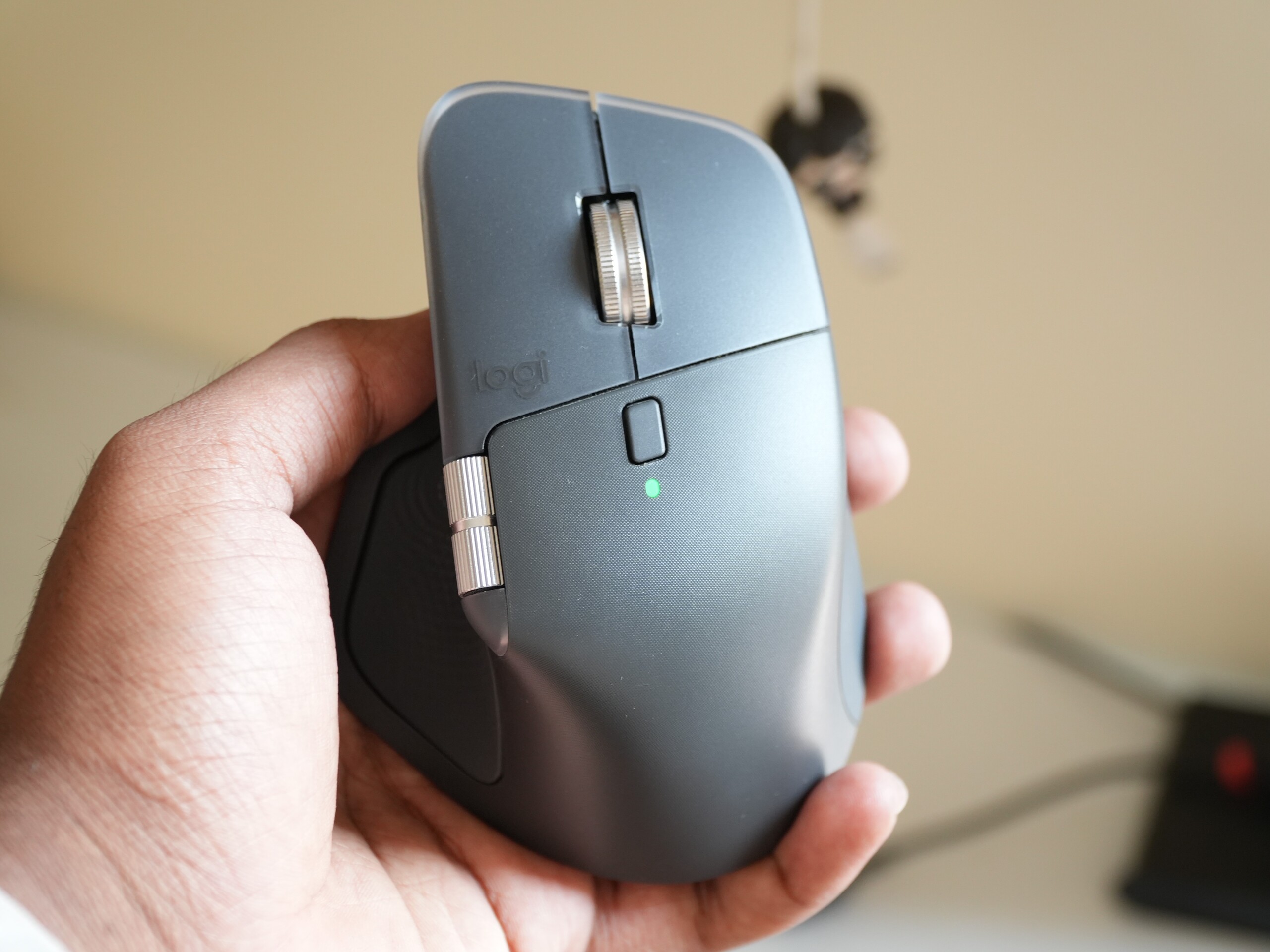 Logitech MX Master 4 in versione Graphite (fonte: Abhinav Fating/Notebookcheck)