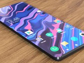Il rendering del concept dello Xiaomi Mi 11, realizzato da un fan, mostra uno schermo senza tacca per la fotocamera. (Fonte immagine: TechDroider)