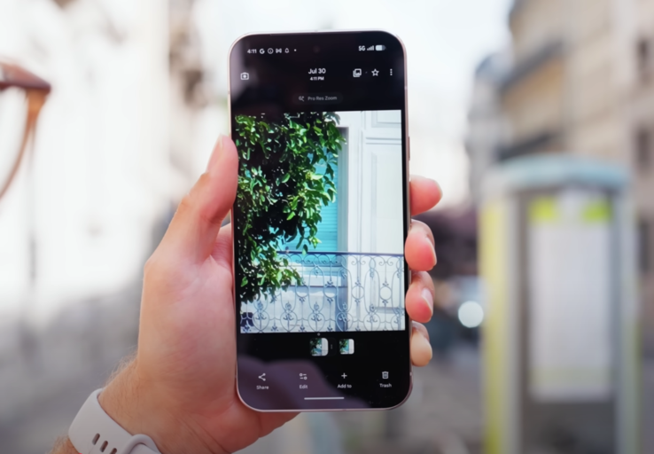 Il Pixel 10 Pro può scattare foto decenti con zoom 100x di edifici (Fonte: MrWhosetheboss)
